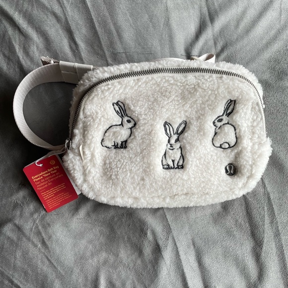 Rare BNWT Lululemon New Year Everywhere Belt Bag 1L Fleece Rabbit - Picture 12 of 12